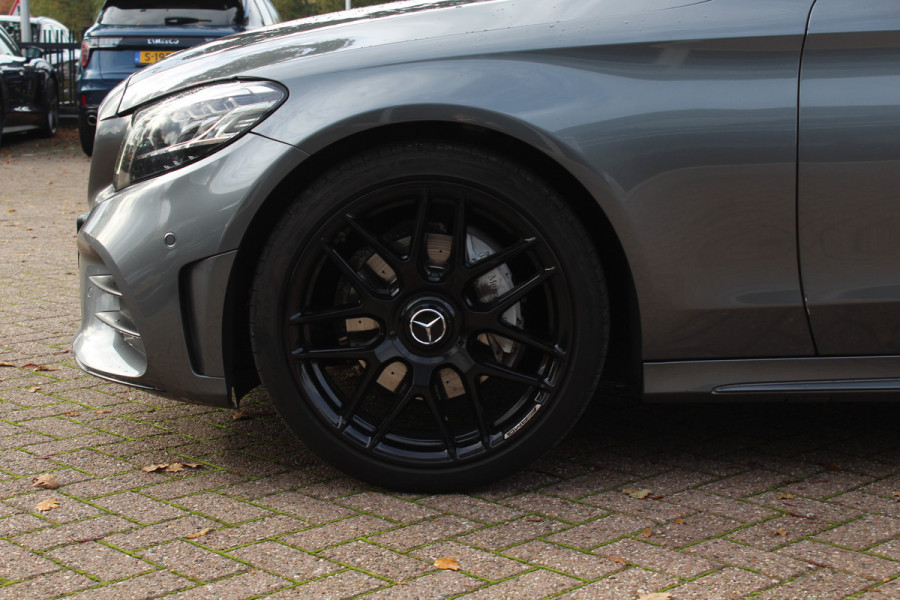 Mercedes-Benz C-Klasse Estate 180 Business Solution AMG / Panoramadak / Camera / Leder / Navigatie / 18'' / DAB / Stoelverwarming / Cruise Control Mercedes-Benz C-Klasse Estate 180 Business Solution AMG / Panoramadak / Camera / Leder / Navigatie / 18'' / DAB / Stoelverwarming / Cruise Control