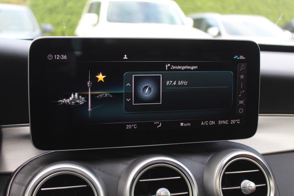 Mercedes-Benz C-Klasse Estate 180 Business Solution AMG / Panoramadak / Camera / Leder / Navigatie / 18'' / DAB / Stoelverwarming / Cruise Control Mercedes-Benz C-Klasse Estate 180 Business Solution AMG / Panoramadak / Camera / Leder / Navigatie / 18'' / DAB / Stoelverwarming / Cruise Control