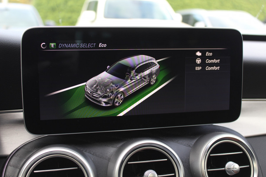 Mercedes-Benz C-Klasse Estate 180 Business Solution AMG / Panoramadak / Camera / Leder / Navigatie / 18'' / DAB / Stoelverwarming / Cruise Control Mercedes-Benz C-Klasse Estate 180 Business Solution AMG / Panoramadak / Camera / Leder / Navigatie / 18'' / DAB / Stoelverwarming / Cruise Control