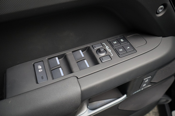 Land Rover Defender 110 P300e 110 X-Dynamic SE ADAPTIVE CRUISE | 360 CAMERA | PANORAMADAK | VOORRUITVERWARMING | MERIDIAN | ELEKTRISCHE STOELEN | STUURVERWARMING | Land Rover Defender 110 P300e 110 X-Dynamic SE ADAPTIVE CRUISE | 360 CAMERA | PANORAMADAK | VOORRUITVERWARMING | MERIDIAN | ELEKTRISCHE STOELEN | STUURVERWARMING |