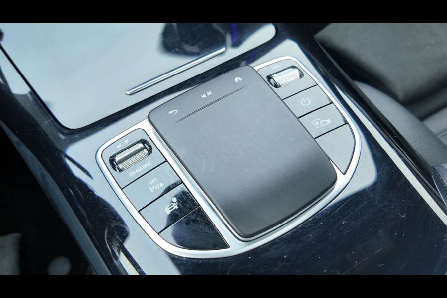 Mercedes-Benz EQC 400 4MATIC Business Solution AMG 80 kWh VOL VOL TREKHAAK Mercedes-Benz EQC 400 4MATIC Business Solution AMG 80 kWh VOL VOL TREKHAAK