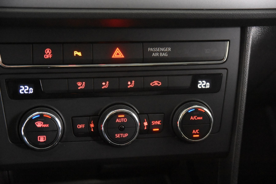 Seat León ST 1.0 EcoTSI Move *1ste Eigenaar*Navigatie*Parkassist*DAB* Seat León ST 1.0 EcoTSI Move *1ste Eigenaar*Navigatie*Parkassist*DAB*