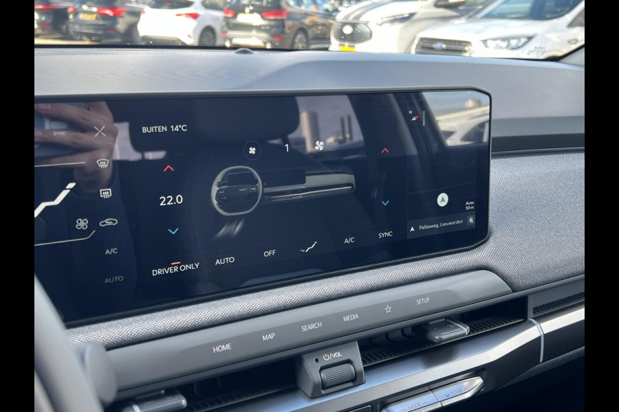 Kia EV3 Plus 81.4 kWh | Warmtepomp | 204 PK | Stoelverwarming | Stuurverwarming | BLIS | 19 inch Licht metaal
