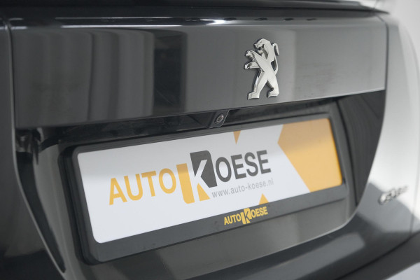 Peugeot 2008 PureTech 130 GT-Line | Camera | Adaptieve Cruise Control | Allseason Banden | Navigatie Peugeot 2008 PureTech 130 GT-Line | Camera | Adaptieve Cruise Control | Allseason Banden | Navigatie