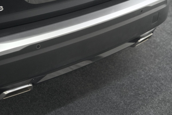 Peugeot 2008 PureTech 130 GT-Line | Camera | Adaptieve Cruise Control | Allseason Banden | Navigatie Peugeot 2008 PureTech 130 GT-Line | Camera | Adaptieve Cruise Control | Allseason Banden | Navigatie