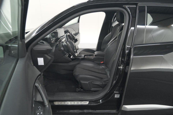 Peugeot 2008 PureTech 130 GT-Line | Camera | Adaptieve Cruise Control | Allseason Banden | Navigatie Peugeot 2008 PureTech 130 GT-Line | Camera | Adaptieve Cruise Control | Allseason Banden | Navigatie