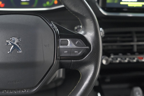 Peugeot 2008 PureTech 130 GT-Line | Camera | Adaptieve Cruise Control | Allseason Banden | Navigatie Peugeot 2008 PureTech 130 GT-Line | Camera | Adaptieve Cruise Control | Allseason Banden | Navigatie