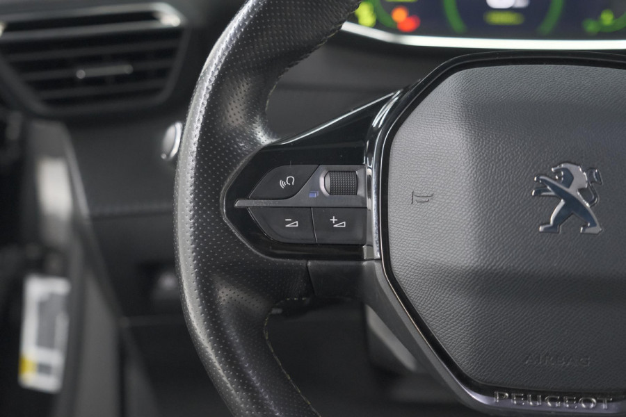 Peugeot 2008 PureTech 130 GT-Line | Camera | Adaptieve Cruise Control | Allseason Banden | Navigatie Peugeot 2008 PureTech 130 GT-Line | Camera | Adaptieve Cruise Control | Allseason Banden | Navigatie