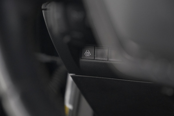 Peugeot 2008 PureTech 130 GT-Line | Camera | Adaptieve Cruise Control | Allseason Banden | Navigatie Peugeot 2008 PureTech 130 GT-Line | Camera | Adaptieve Cruise Control | Allseason Banden | Navigatie