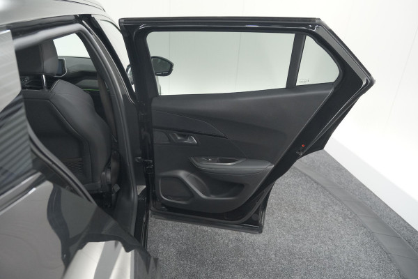Peugeot 2008 PureTech 130 GT-Line | Camera | Adaptieve Cruise Control | Allseason Banden | Navigatie Peugeot 2008 PureTech 130 GT-Line | Camera | Adaptieve Cruise Control | Allseason Banden | Navigatie