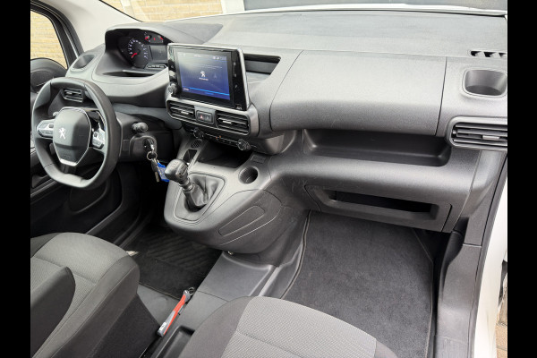 Peugeot Partner 1.2 111PK EURO 6 PureTech Premium CarPlay/cruise control/navigatie systeem Peugeot Partner 1.2 111PK EURO 6 PureTech Premium CarPlay/cruise control/navigatie systeem