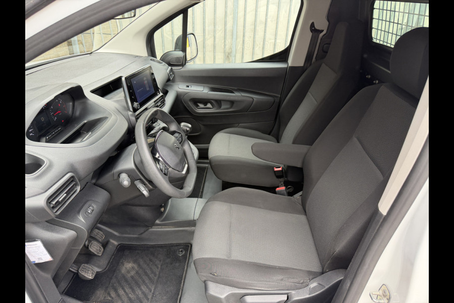 Peugeot Partner 1.2 111PK EURO 6 PureTech Premium CarPlay/cruise control/navigatie systeem Peugeot Partner 1.2 111PK EURO 6 PureTech Premium CarPlay/cruise control/navigatie systeem