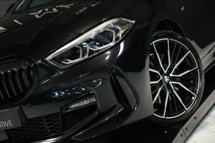 BMW 1-serie 120i M Sport / PANODAK / KEYLESS / DODEHOEK / STUUR+STOELVERW