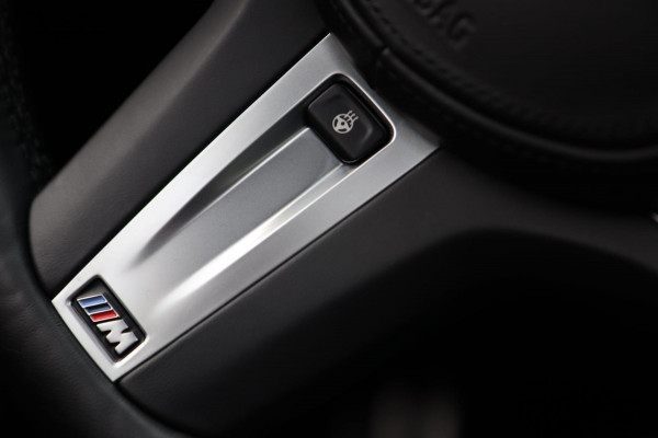 BMW 1-serie 120i M Sport / PANODAK / KEYLESS / DODEHOEK / STUUR+STOELVERW