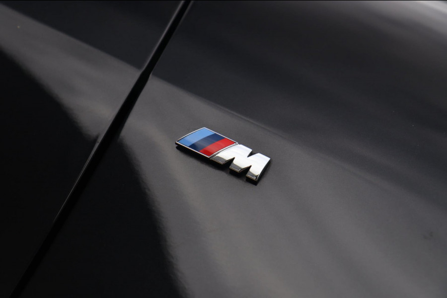 BMW 1-serie 120i M Sport / PANODAK / KEYLESS / DODEHOEK / STUUR+STOELVERW