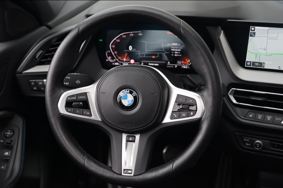 BMW 1-serie 120i M Sport / PANODAK / KEYLESS / DODEHOEK / STUUR+STOELVERW