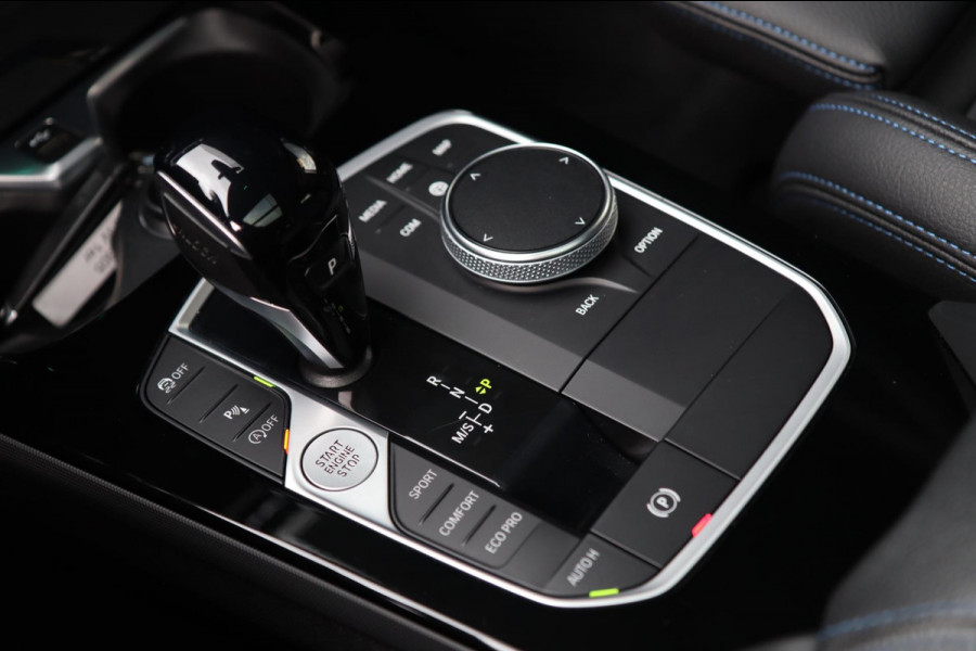 BMW 1-serie 120i M Sport / PANODAK / KEYLESS / DODEHOEK / STUUR+STOELVERW