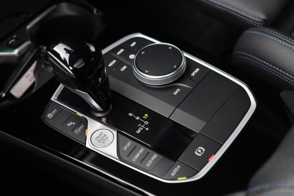 BMW 1-serie 120i M Sport / PANODAK / KEYLESS / DODEHOEK / STUUR+STOELVERW