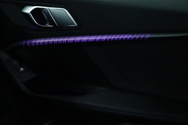 BMW 1-serie 120i M Sport / PANODAK / KEYLESS / DODEHOEK / STUUR+STOELVERW