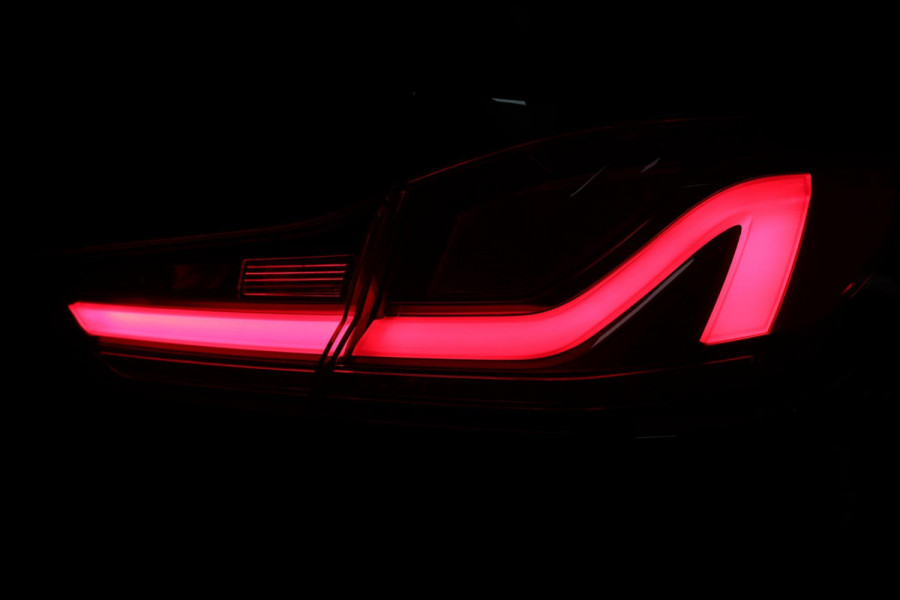 BMW 1-serie 120i M Sport / PANODAK / KEYLESS / DODEHOEK / STUUR+STOELVERW