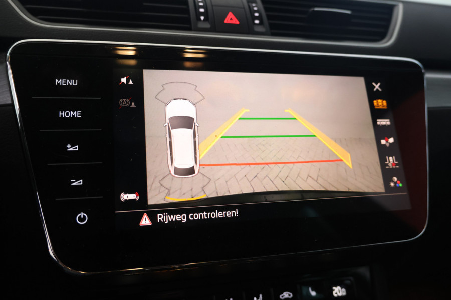 Škoda Superb Combi 1.5 TSI ACT Sportline Business Camera, Stoelverwarming, Panorama schuif/kantel, Apple Carplay
