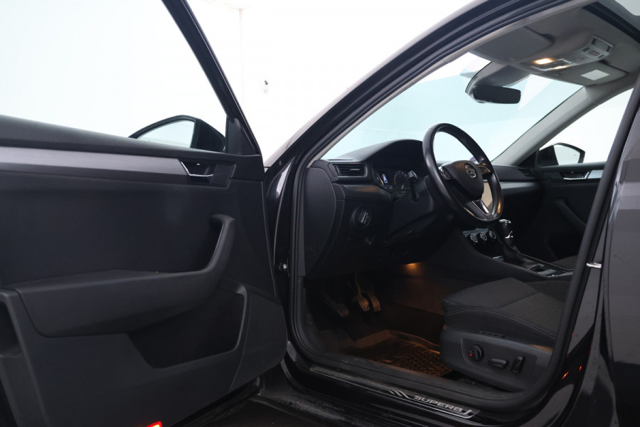 Škoda Superb Combi 1.5 TSI ACT Sportline Business Camera, Stoelverwarming, Panorama schuif/kantel, Apple Carplay