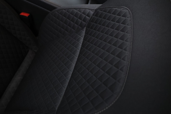 Škoda Superb Combi 1.5 TSI ACT Sportline Business Camera, Stoelverwarming, Panorama schuif/kantel, Apple Carplay