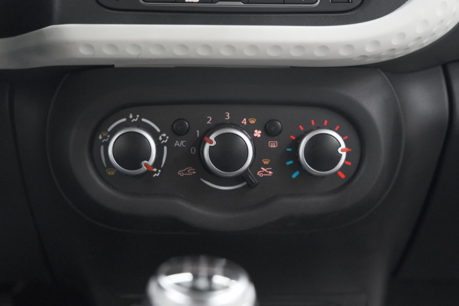 Renault Twingo 1.0 SCe Collection | Cruise Control | Parkeersensoren | Airconditioning Renault Twingo 1.0 SCe Collection | Cruise Control | Parkeersensoren | Airconditioning