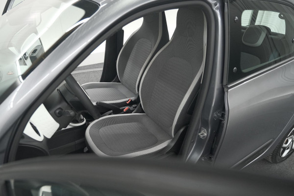 Renault Twingo 1.0 SCe Collection | Cruise Control | Parkeersensoren | Airconditioning Renault Twingo 1.0 SCe Collection | Cruise Control | Parkeersensoren | Airconditioning