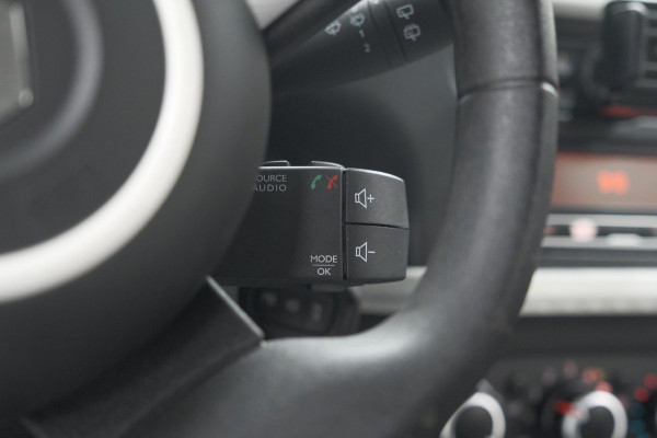 Renault Twingo 1.0 SCe Collection | Cruise Control | Parkeersensoren | Airconditioning Renault Twingo 1.0 SCe Collection | Cruise Control | Parkeersensoren | Airconditioning