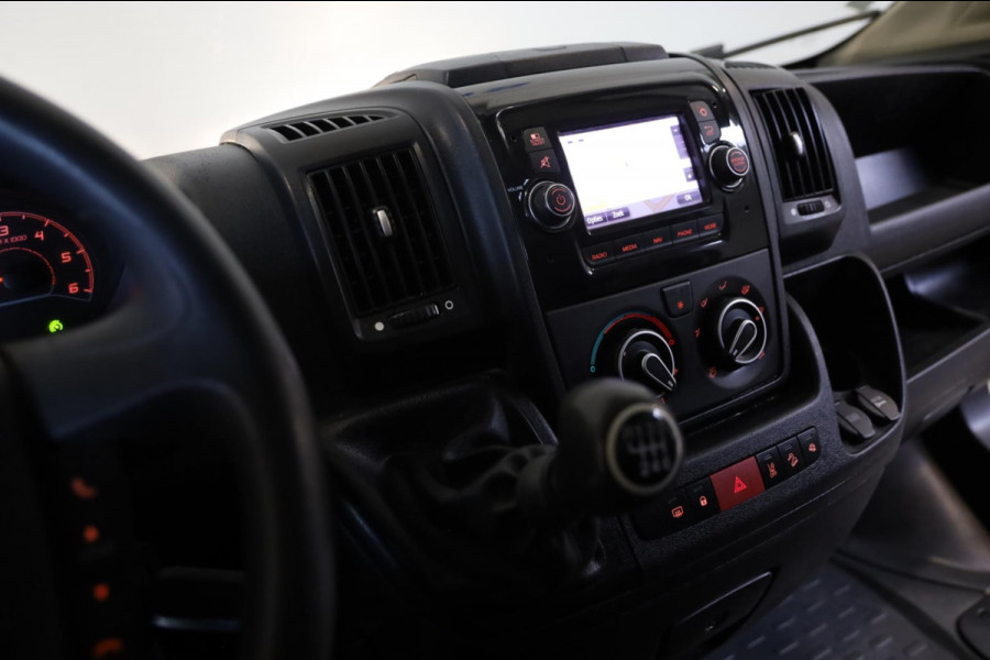 Peugeot Boxer 335 2.2 BlueHDi L2/H2 CAMERA TREKHAAK AIRCO NAVI CRUISE CONTROL LEASE v/a € 144,-p.m. Inruil mogelijk Peugeot Boxer 335 2.2 BlueHDi L2/H2 CAMERA TREKHAAK AIRCO NAVI CRUISE CONTROL LEASE v/a € 144,-p.m. Inruil mogelijk