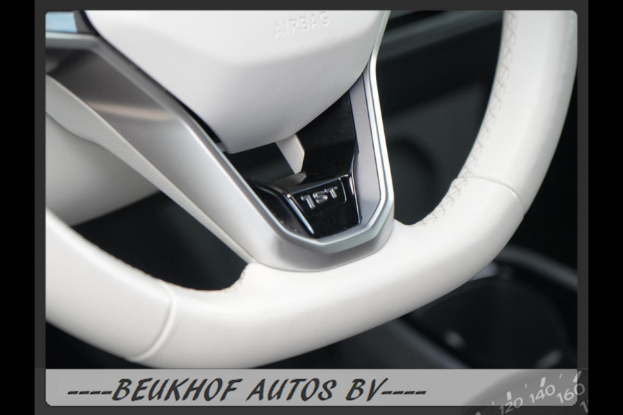 Volkswagen ID.3 First Plus 58 kWh Cam Carplay Adapt SOh 92.8 Volkswagen ID.3 First Plus 58 kWh Cam Carplay Adapt SOh 92.8