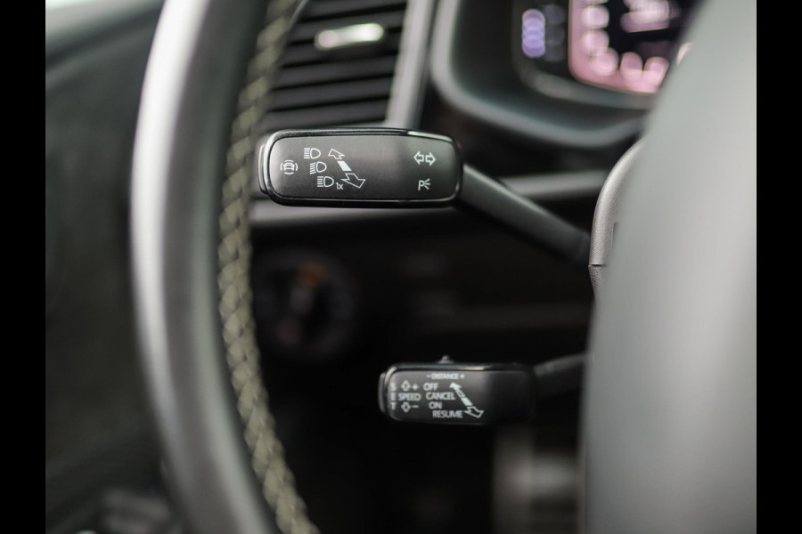 Seat Leon 2.0 TSI CUPRA 290 | Schaalstoelen | Keyless | Camera | Carplay | Beats | Stoelverw. Seat Leon 2.0 TSI CUPRA 290 | Schaalstoelen | Keyless | Camera | Carplay | Beats | Stoelverw.