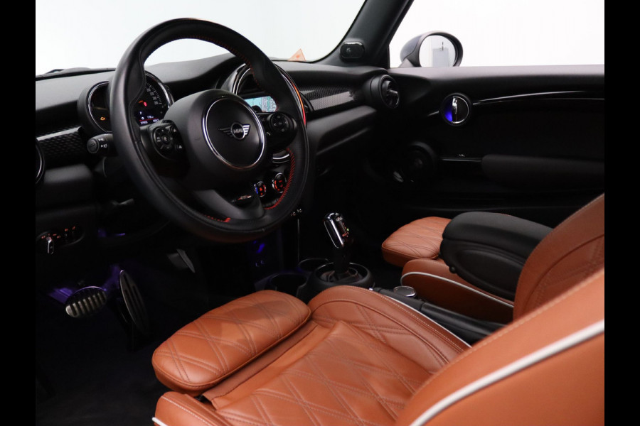 MINI Cabrio 190pk Cooper S Night Jack Edition Automaat Harman Kardon | Camera | Adapt. Cruise | Parkeersens. v+a | Stoelverw. MINI Cabrio 190pk Cooper S Night Jack Edition Automaat Harman Kardon | Camera | Adapt. Cruise | Parkeersens. v+a | Stoelverw.