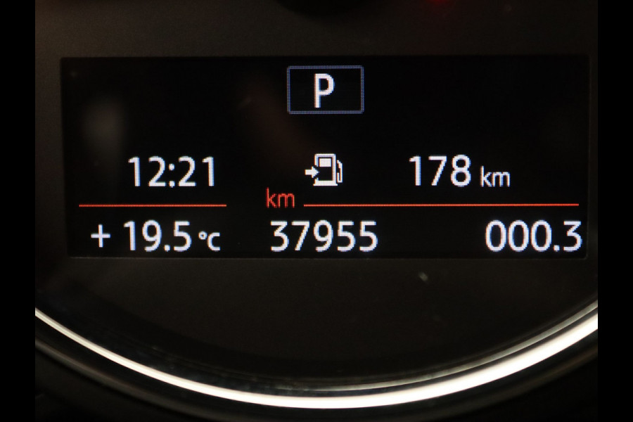 MINI Cabrio 190pk Cooper S Night Jack Edition Automaat Harman Kardon | Camera | Adapt. Cruise | Parkeersens. v+a | Stoelverw. MINI Cabrio 190pk Cooper S Night Jack Edition Automaat Harman Kardon | Camera | Adapt. Cruise | Parkeersens. v+a | Stoelverw.