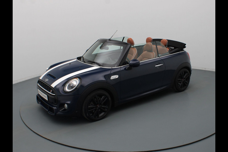 MINI Cabrio 190pk Cooper S Night Jack Edition Automaat Harman Kardon | Camera | Adapt. Cruise | Parkeersens. v+a | Stoelverw. MINI Cabrio 190pk Cooper S Night Jack Edition Automaat Harman Kardon | Camera | Adapt. Cruise | Parkeersens. v+a | Stoelverw.