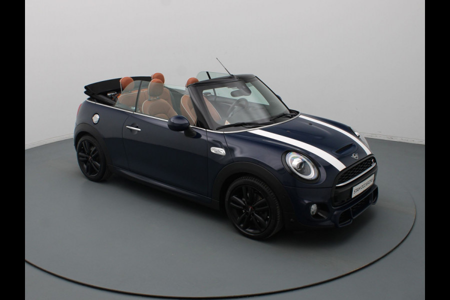 MINI Cabrio 190pk Cooper S Night Jack Edition Automaat Harman Kardon | Camera | Adapt. Cruise | Parkeersens. v+a | Stoelverw. MINI Cabrio 190pk Cooper S Night Jack Edition Automaat Harman Kardon | Camera | Adapt. Cruise | Parkeersens. v+a | Stoelverw.