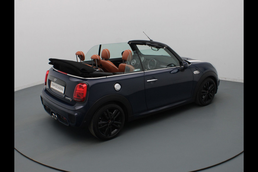 MINI Cabrio 190pk Cooper S Night Jack Edition Automaat Harman Kardon | Camera | Adapt. Cruise | Parkeersens. v+a | Stoelverw. MINI Cabrio 190pk Cooper S Night Jack Edition Automaat Harman Kardon | Camera | Adapt. Cruise | Parkeersens. v+a | Stoelverw.