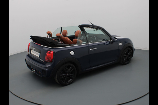 MINI Cabrio 190pk Cooper S Night Jack Edition Automaat Harman Kardon | Camera | Adapt. Cruise | Parkeersens. v+a | Stoelverw. MINI Cabrio 190pk Cooper S Night Jack Edition Automaat Harman Kardon | Camera | Adapt. Cruise | Parkeersens. v+a | Stoelverw.