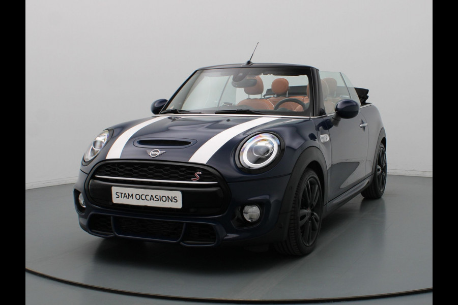 MINI Cabrio 190pk Cooper S Night Jack Edition Automaat Harman Kardon | Camera | Adapt. Cruise | Parkeersens. v+a | Stoelverw. MINI Cabrio 190pk Cooper S Night Jack Edition Automaat Harman Kardon | Camera | Adapt. Cruise | Parkeersens. v+a | Stoelverw.