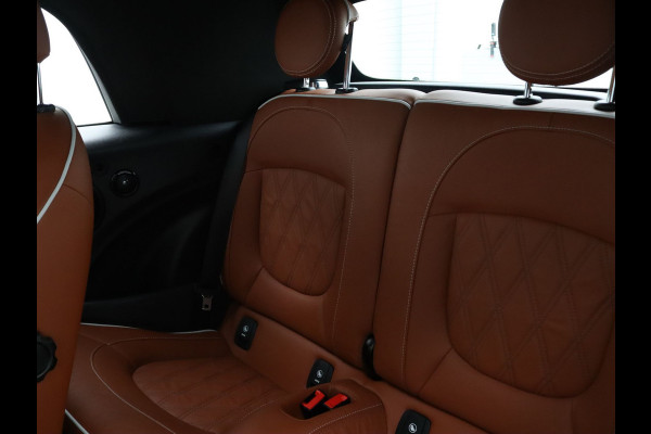 MINI Cabrio 190pk Cooper S Night Jack Edition Automaat Harman Kardon | Camera | Adapt. Cruise | Parkeersens. v+a | Stoelverw. MINI Cabrio 190pk Cooper S Night Jack Edition Automaat Harman Kardon | Camera | Adapt. Cruise | Parkeersens. v+a | Stoelverw.