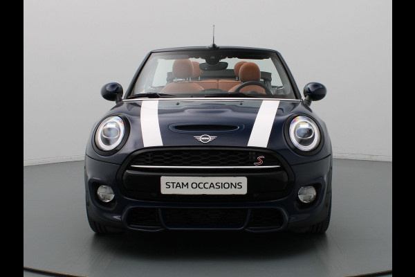 MINI Cabrio 190pk Cooper S Night Jack Edition Automaat Harman Kardon | Camera | Adapt. Cruise | Parkeersens. v+a | Stoelverw. MINI Cabrio 190pk Cooper S Night Jack Edition Automaat Harman Kardon | Camera | Adapt. Cruise | Parkeersens. v+a | Stoelverw.