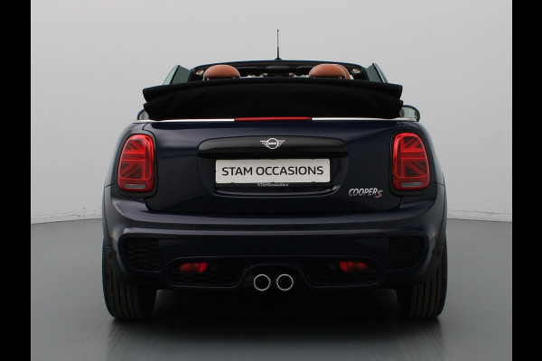 MINI Cabrio 190pk Cooper S Night Jack Edition Automaat Harman Kardon | Camera | Adapt. Cruise | Parkeersens. v+a | Stoelverw. MINI Cabrio 190pk Cooper S Night Jack Edition Automaat Harman Kardon | Camera | Adapt. Cruise | Parkeersens. v+a | Stoelverw.