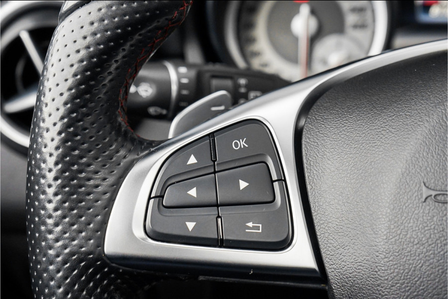 Mercedes-Benz GLA 200 AMG Pano Leder Navi NL Auto