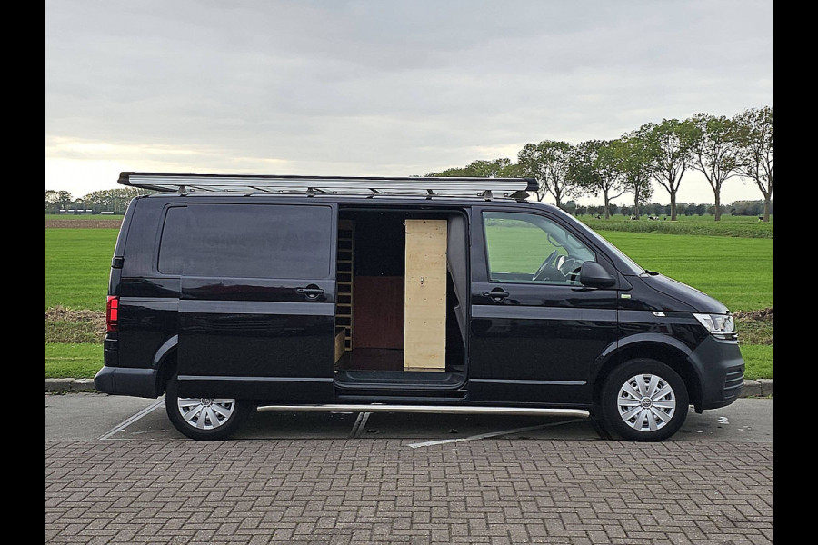 Volkswagen Transporter 2.0 TDI L2 Imperiaal Trekhaak Euro6 Volkswagen Transporter 2.0 TDI L2 Imperiaal Trekhaak Euro6