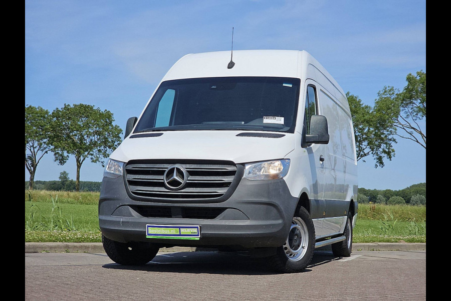 Mercedes-Benz Sprinter 311 2.2 CDI L2H2 Wp-Inrichting Airco Euro6 Oh-Historie NAP 1e Eigenaar! Mercedes-Benz Sprinter 311 2.2 CDI L2H2 Wp-Inrichting Airco Euro6 Oh-Historie NAP 1e Eigenaar!