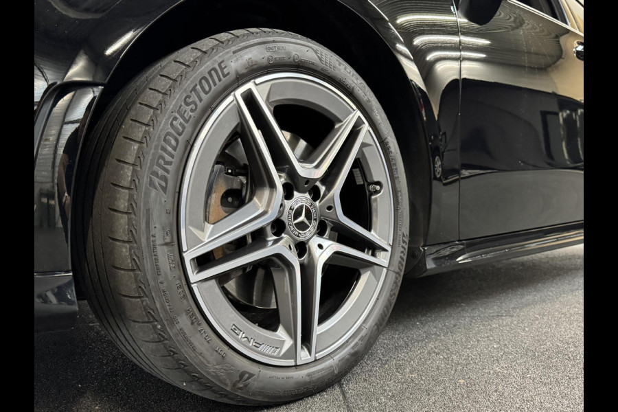 Mercedes-Benz A-Klasse 250e PHEV AMG Line Auto. Navigatie Apple Carplay/Android Auto Camera Parkeersensoren Adaptive Cruise Control Stoelverwarming Virtual Cockpit Climate Control Lichtmetalen velgen Mercedes-Benz A-Klasse 250e PHEV AMG Line Auto. Navigatie Apple Carplay/Android Auto Camera Parkeersensoren Adaptive Cruise Control Stoelverwarming Virtual Cockpit Climate Control Lichtmetalen velgen