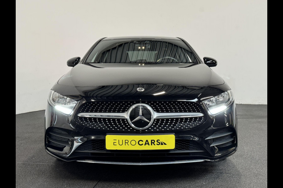 Mercedes-Benz A-Klasse 250e PHEV AMG Line Auto. Navigatie Apple Carplay/Android Auto Camera Parkeersensoren Adaptive Cruise Control Stoelverwarming Virtual Cockpit Climate Control Lichtmetalen velgen Mercedes-Benz A-Klasse 250e PHEV AMG Line Auto. Navigatie Apple Carplay/Android Auto Camera Parkeersensoren Adaptive Cruise Control Stoelverwarming Virtual Cockpit Climate Control Lichtmetalen velgen