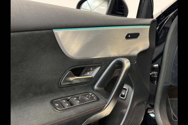 Mercedes-Benz A-Klasse 250e PHEV AMG Line Auto. Navigatie Apple Carplay/Android Auto Camera Parkeersensoren Adaptive Cruise Control Stoelverwarming Virtual Cockpit Climate Control Lichtmetalen velgen Mercedes-Benz A-Klasse 250e PHEV AMG Line Auto. Navigatie Apple Carplay/Android Auto Camera Parkeersensoren Adaptive Cruise Control Stoelverwarming Virtual Cockpit Climate Control Lichtmetalen velgen