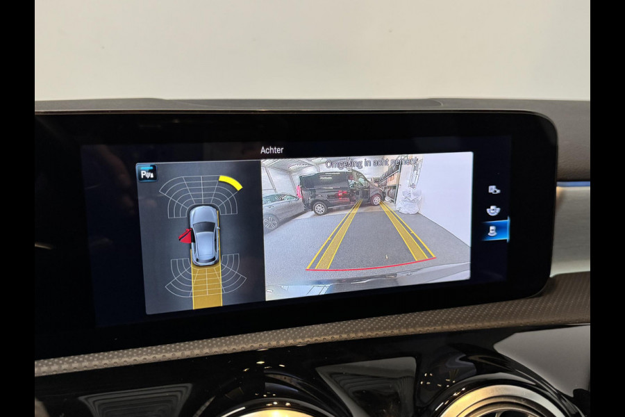 Mercedes-Benz A-Klasse 250e PHEV AMG Line Auto. Navigatie Apple Carplay/Android Auto Camera Parkeersensoren Adaptive Cruise Control Stoelverwarming Virtual Cockpit Climate Control Lichtmetalen velgen Mercedes-Benz A-Klasse 250e PHEV AMG Line Auto. Navigatie Apple Carplay/Android Auto Camera Parkeersensoren Adaptive Cruise Control Stoelverwarming Virtual Cockpit Climate Control Lichtmetalen velgen